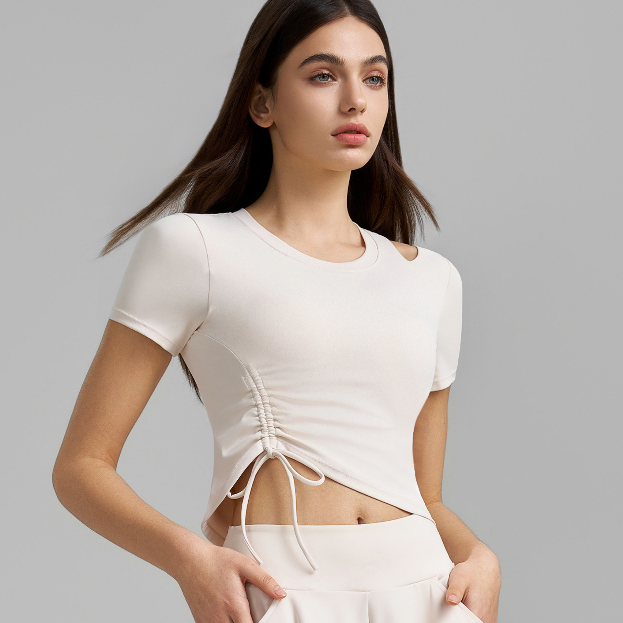 胸パッド付　ドローストリング　クルーネック　半袖トップス