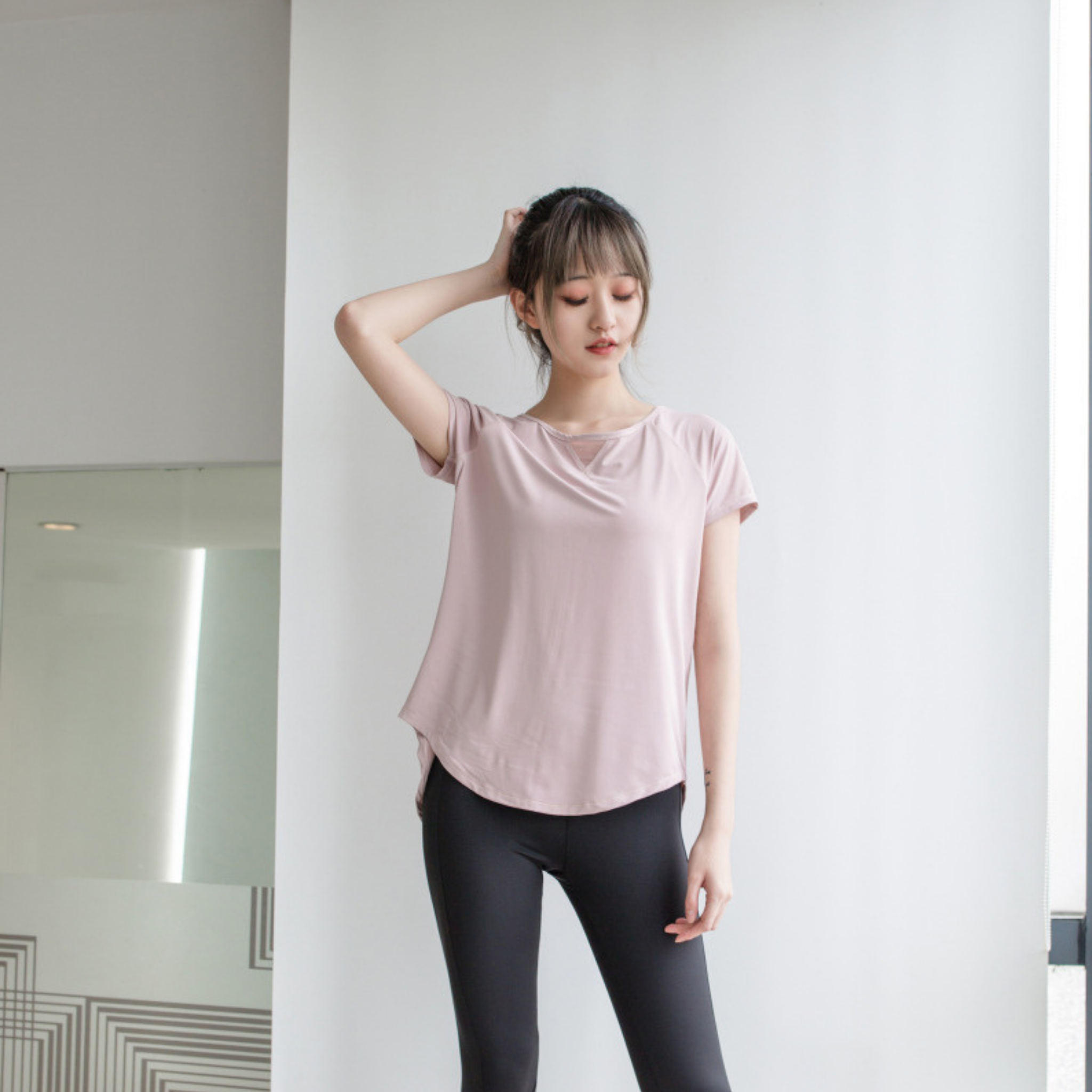 バックシースルートライアングル　Tシャツ