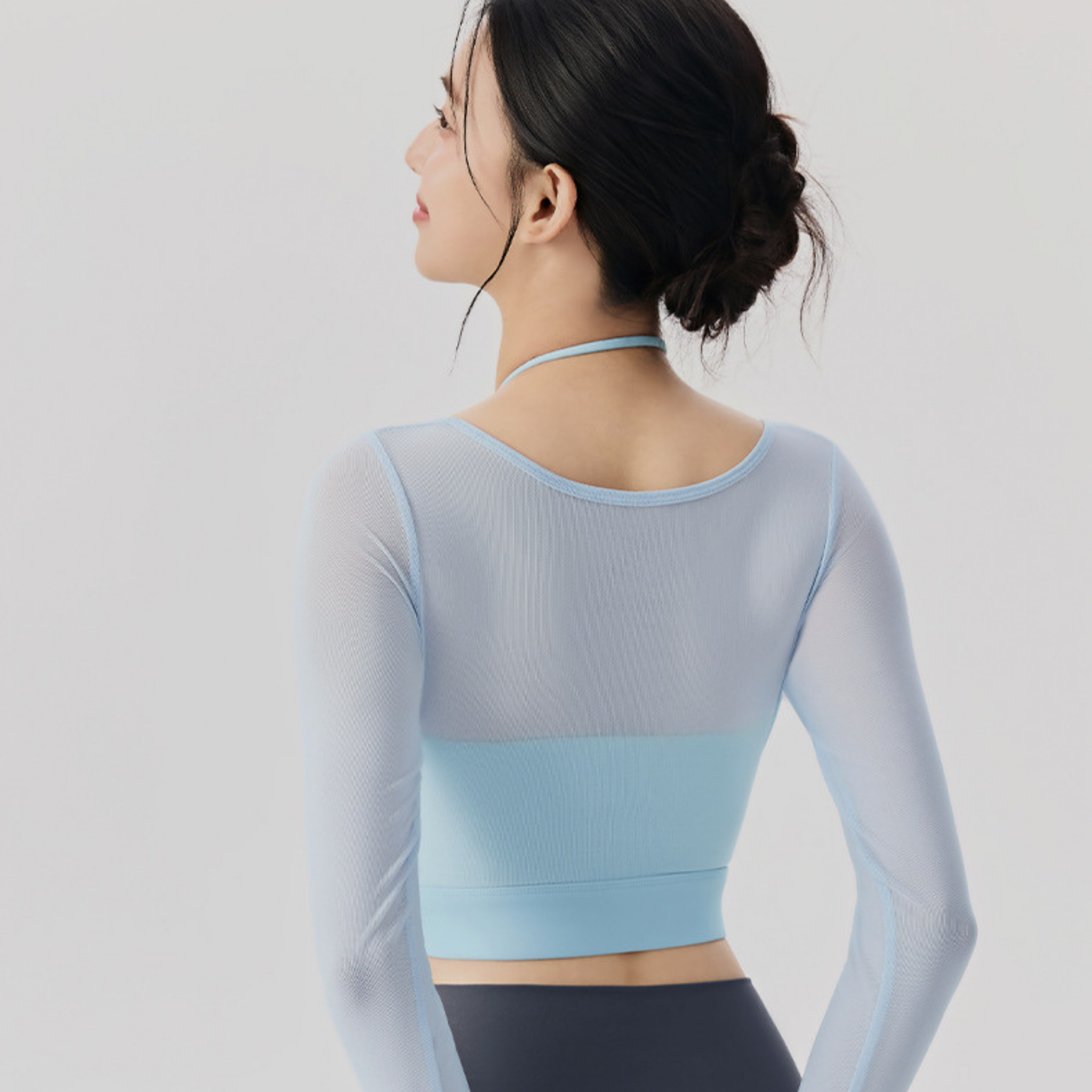 胸パッド付　フェイクツーピース　ホルターネック　長袖トップス