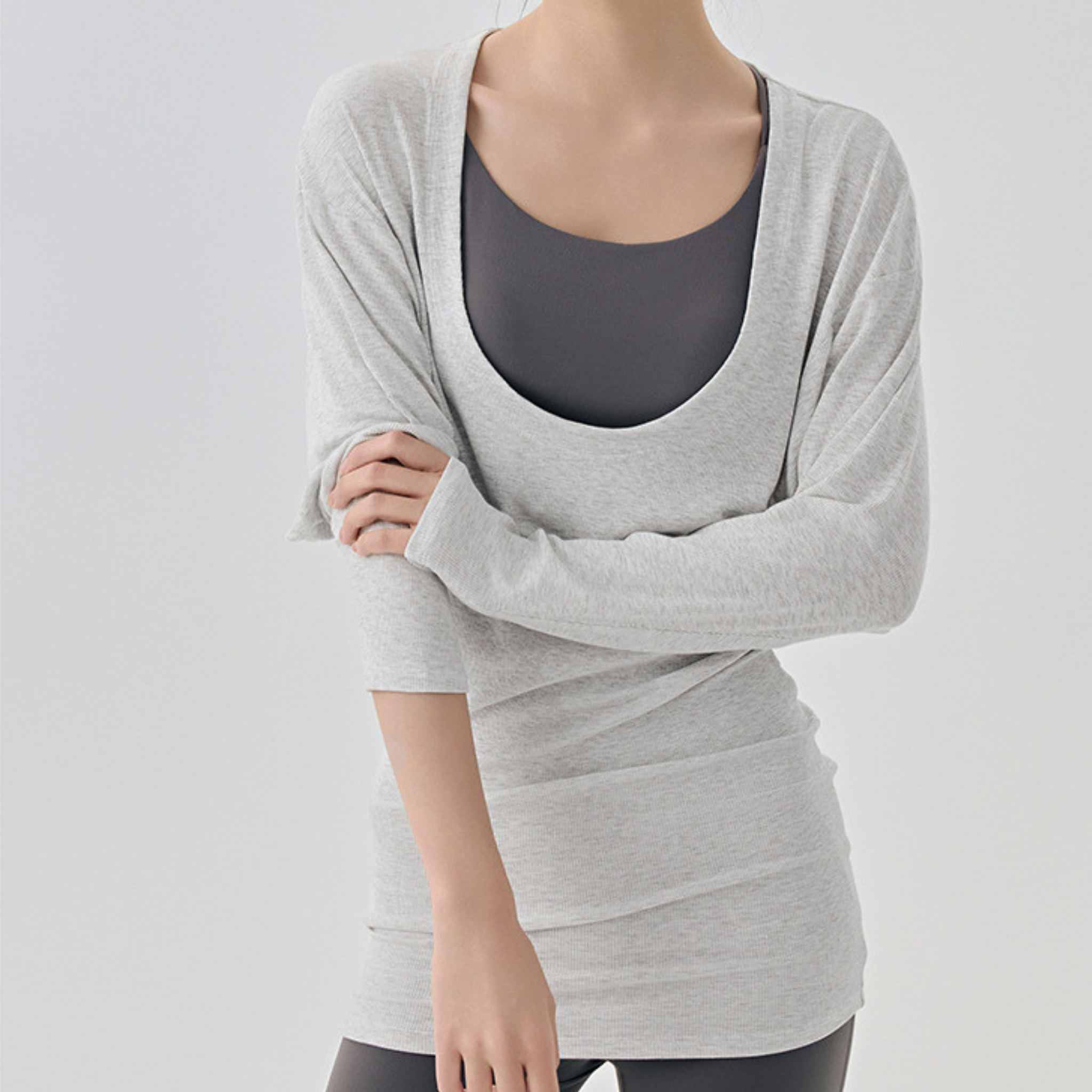 Uネック　フィットネスロングスリーブ