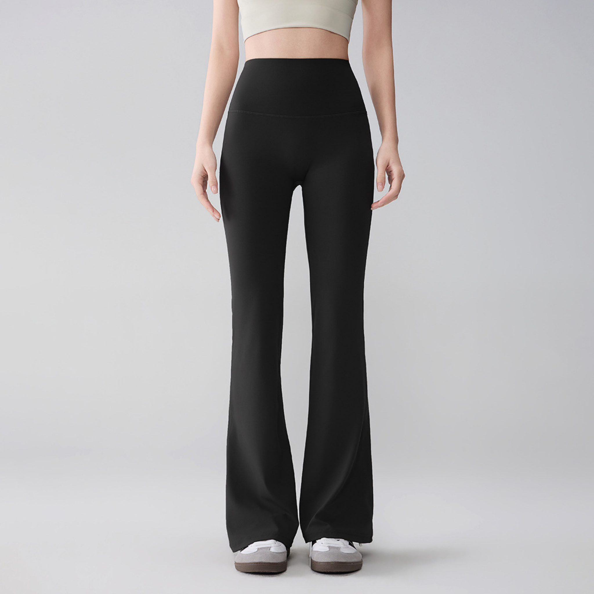 シンプル　セミフレアレギンス