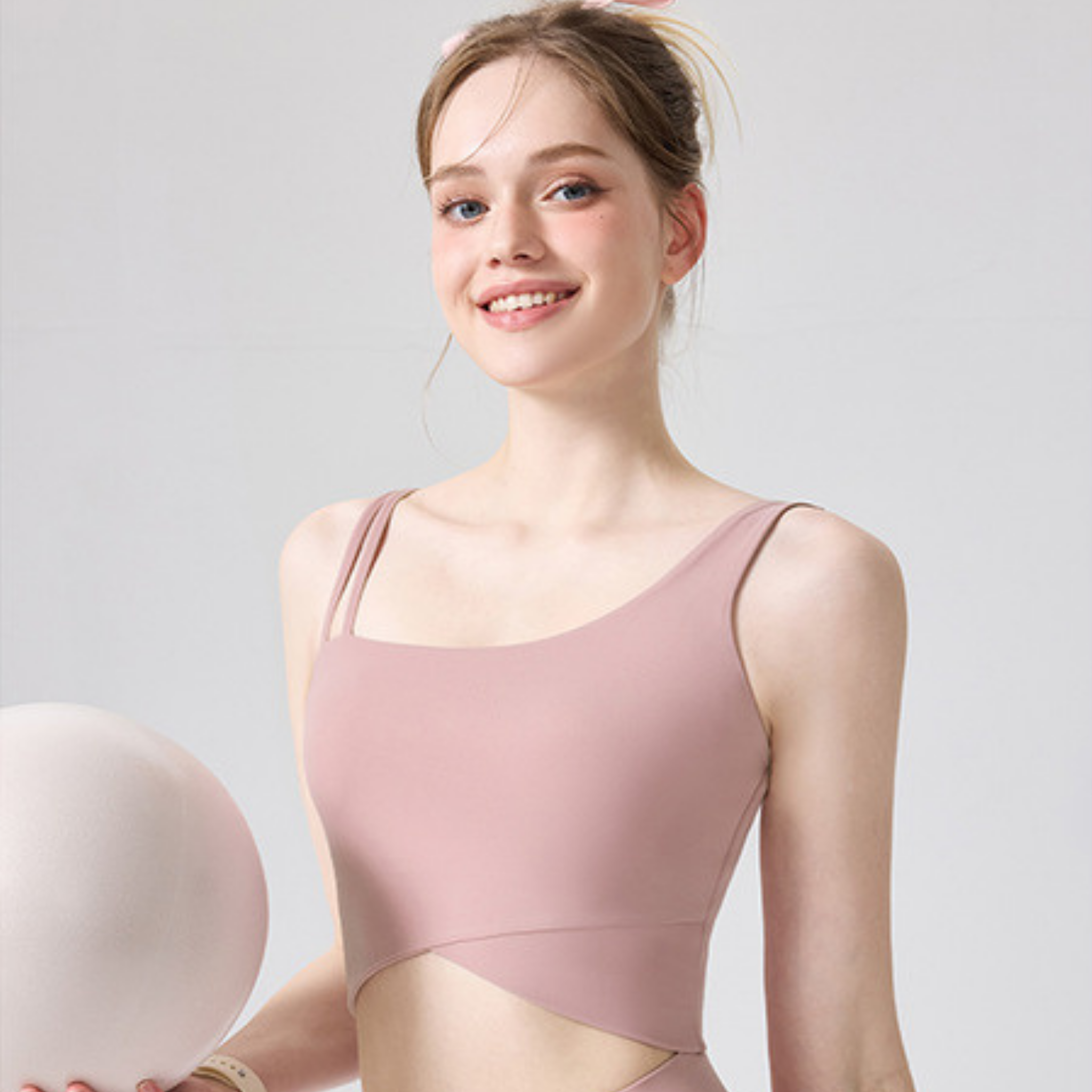 V字ウエスト　一体型カップ付き　スポーツブラ