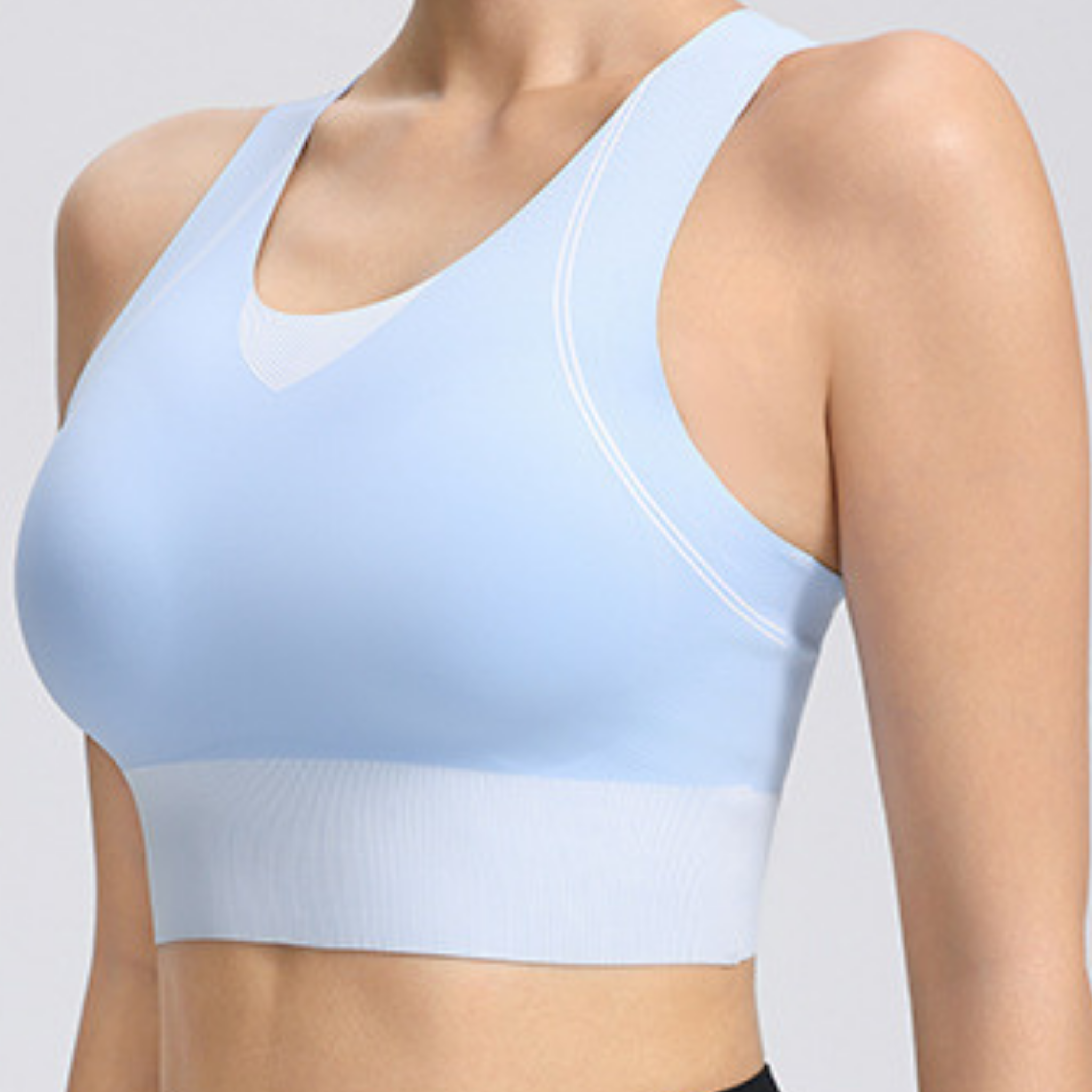 シームレス　ノーロード　スポーツブラ