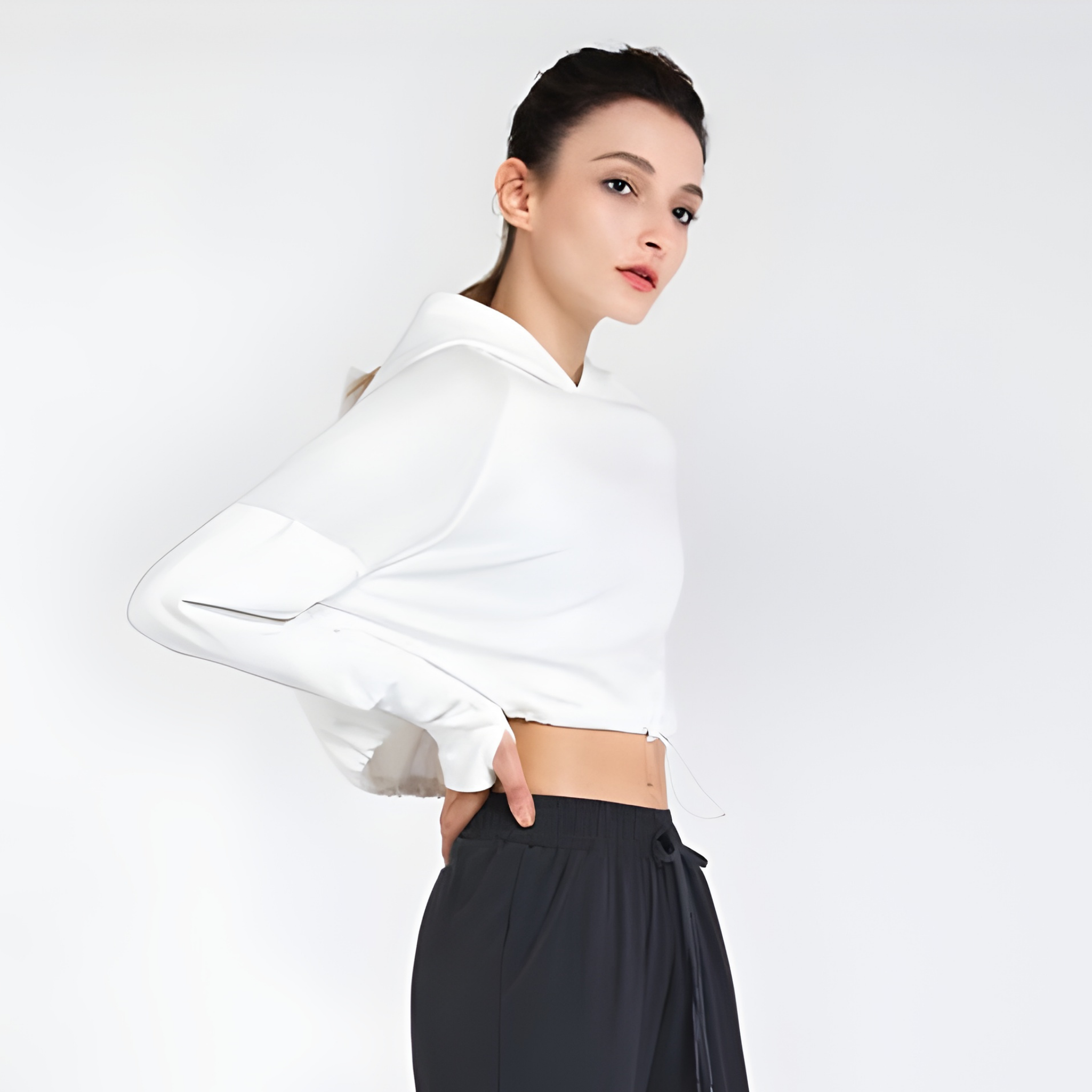 クロップドパーカー