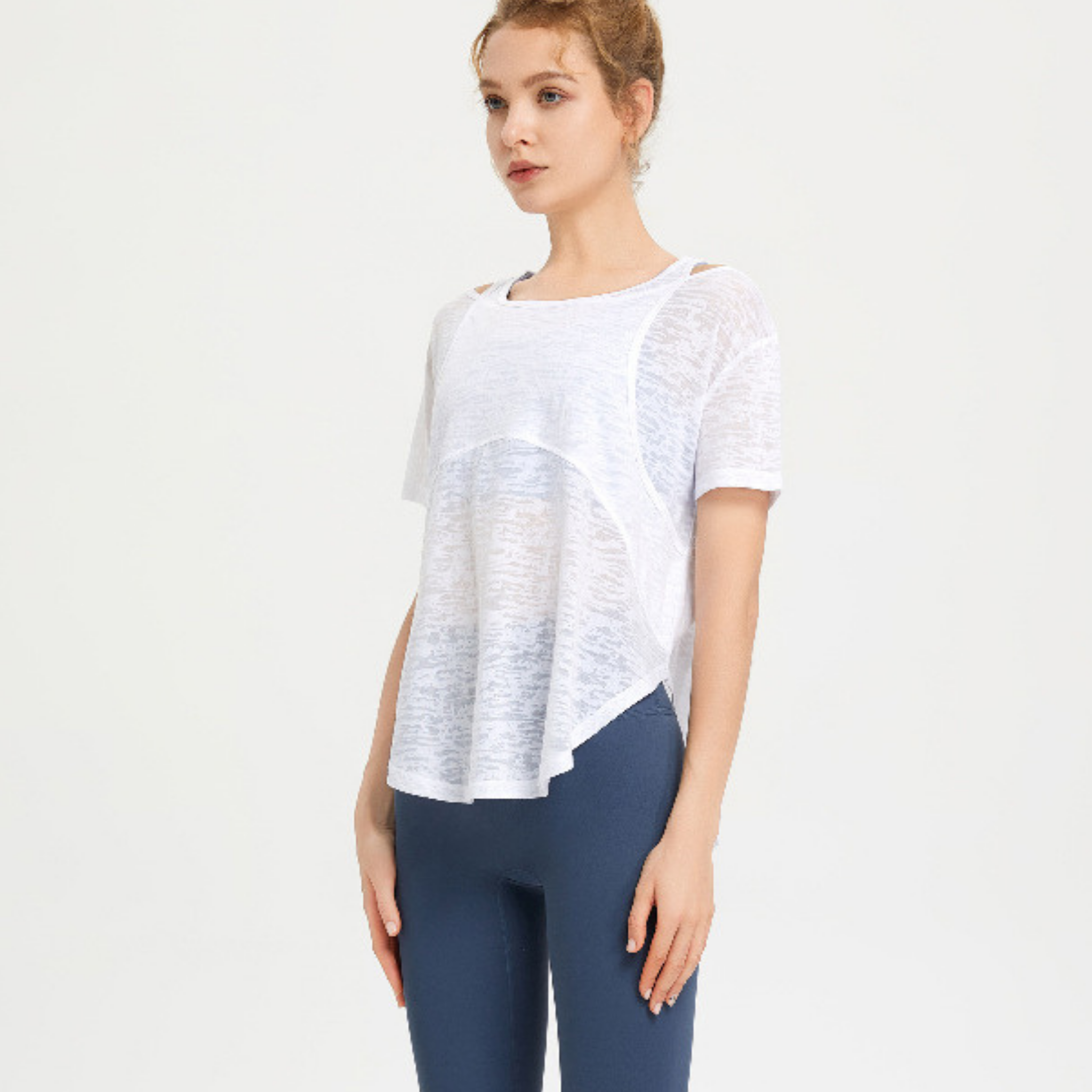 オフショルダー Tシャツ