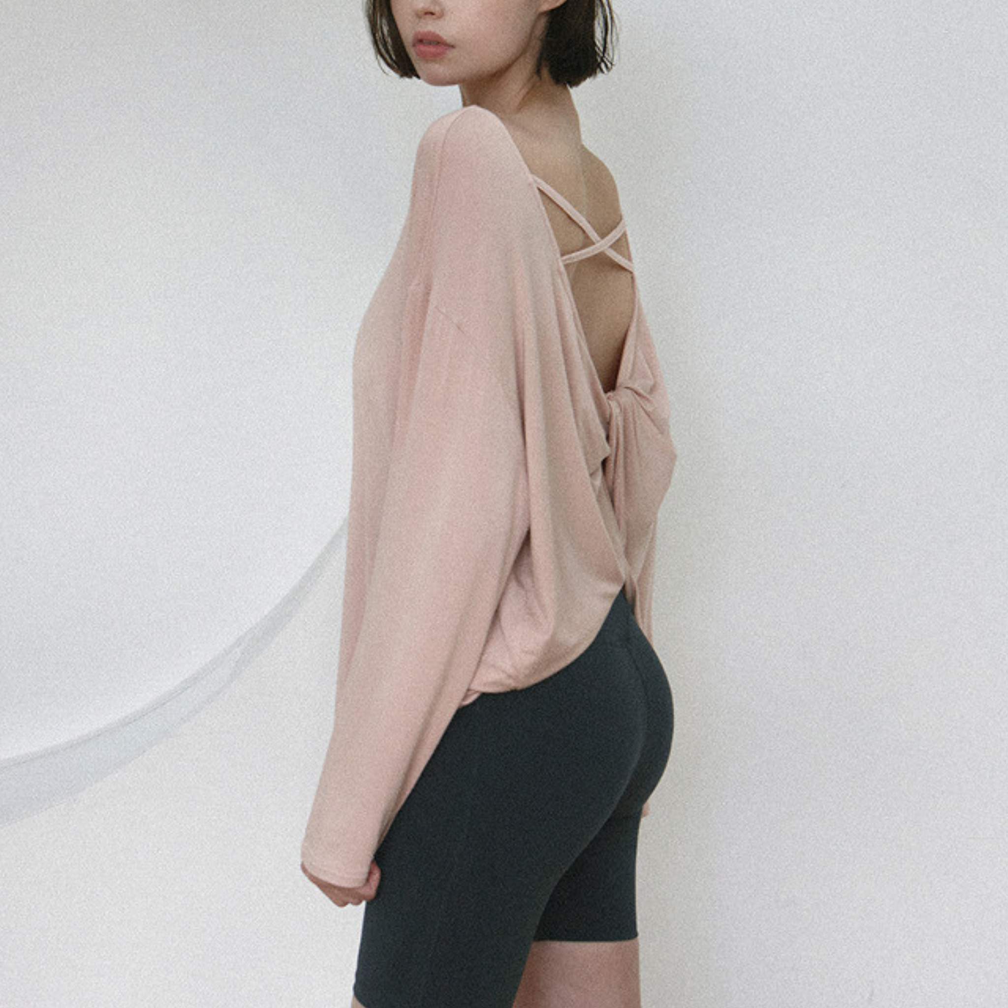 バックオープンクロス　トップス