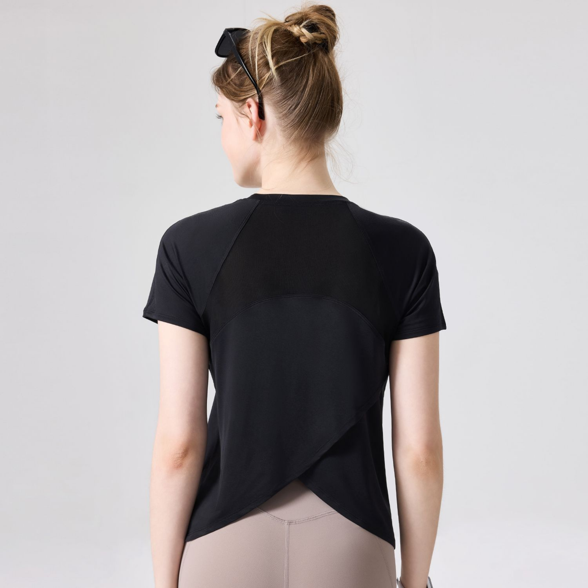 メッシュバック　シンプル半袖トップス