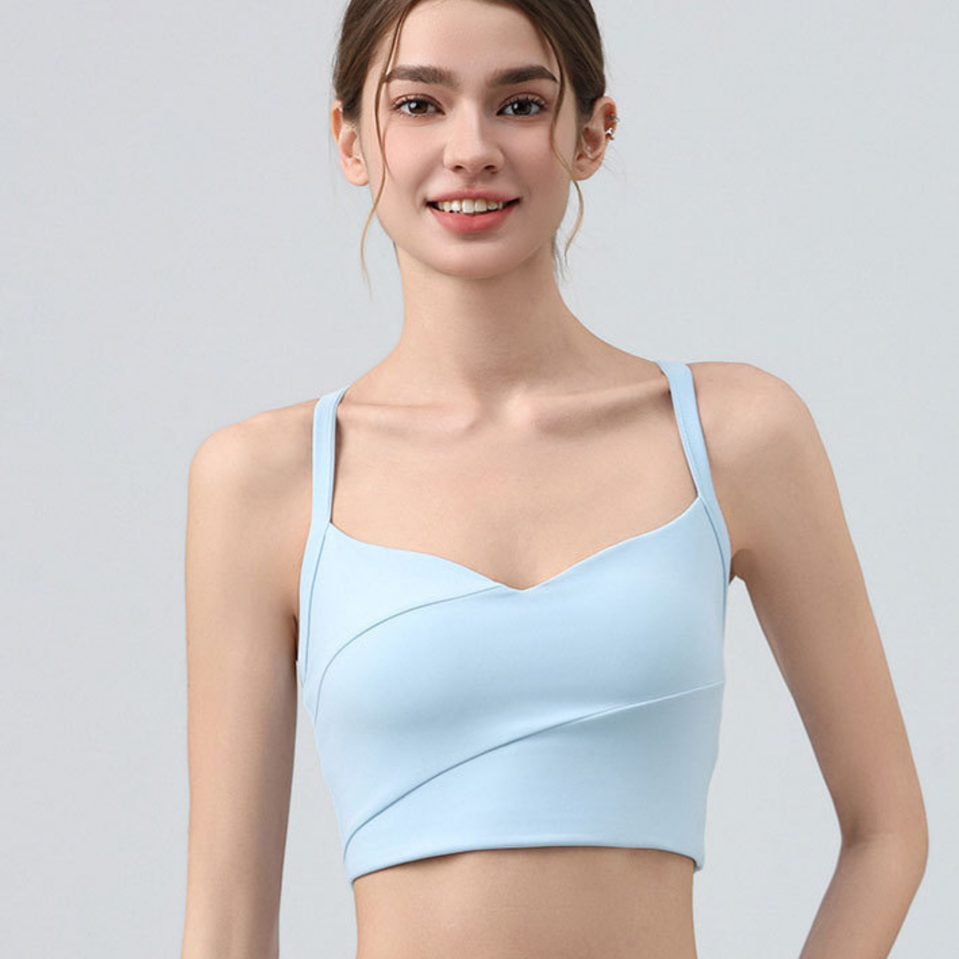 Vネック トリプルクロスバック スポーツブラ