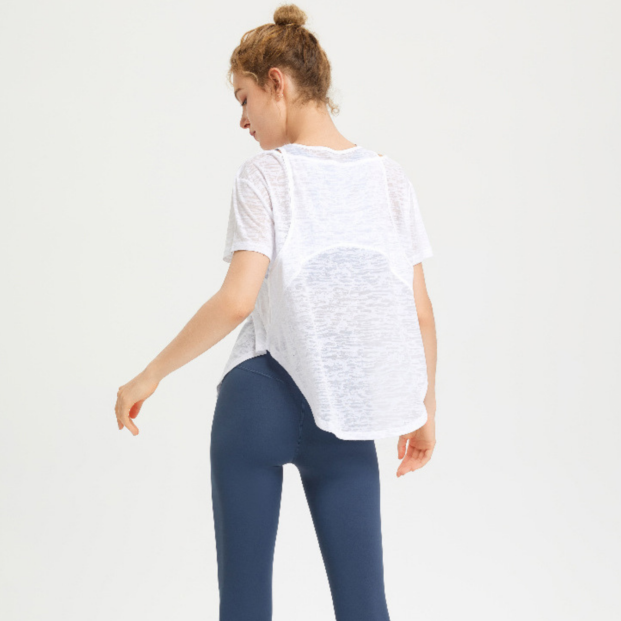 オフショルダー Tシャツ