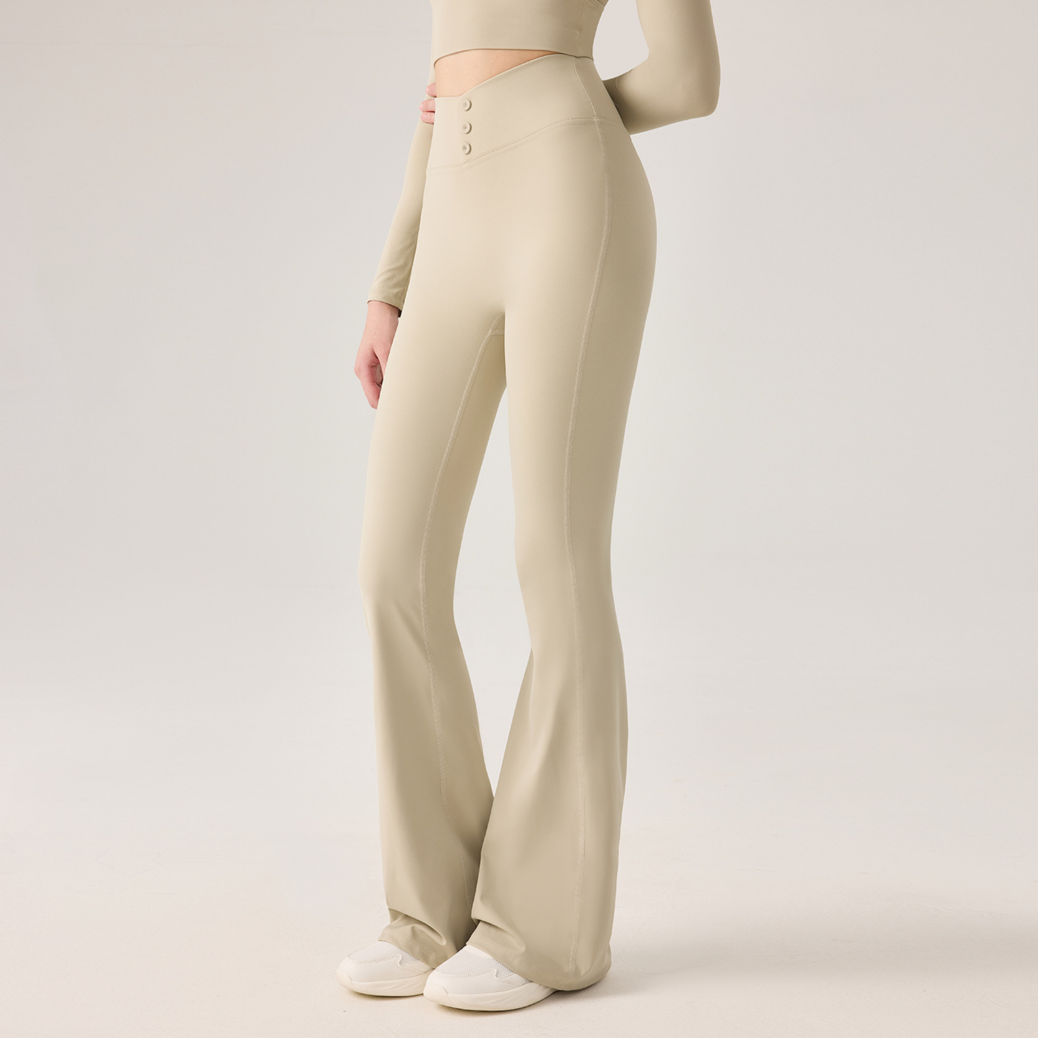 フェイクボタン　スリムフレアパンツ