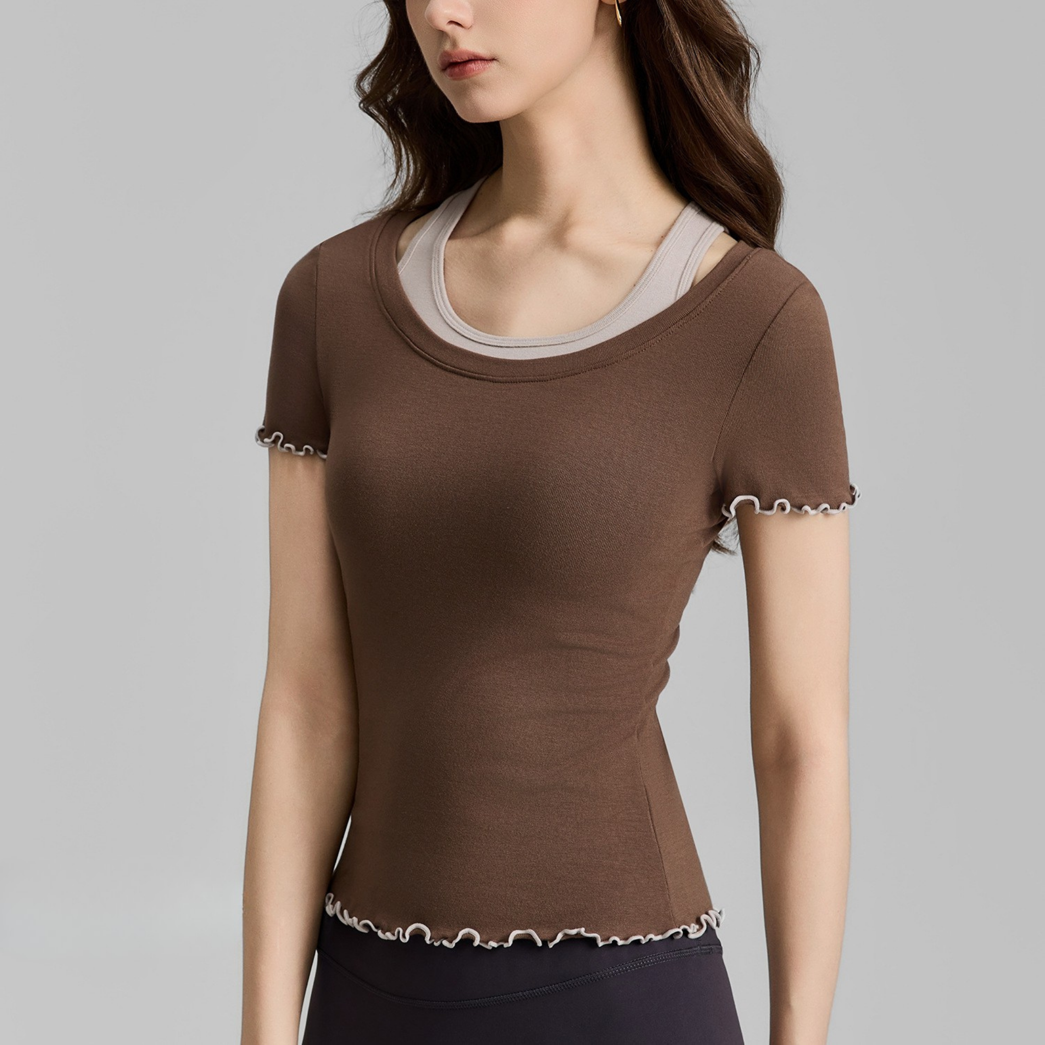 スリムフィット　ツーピース　フリル　半袖トップス