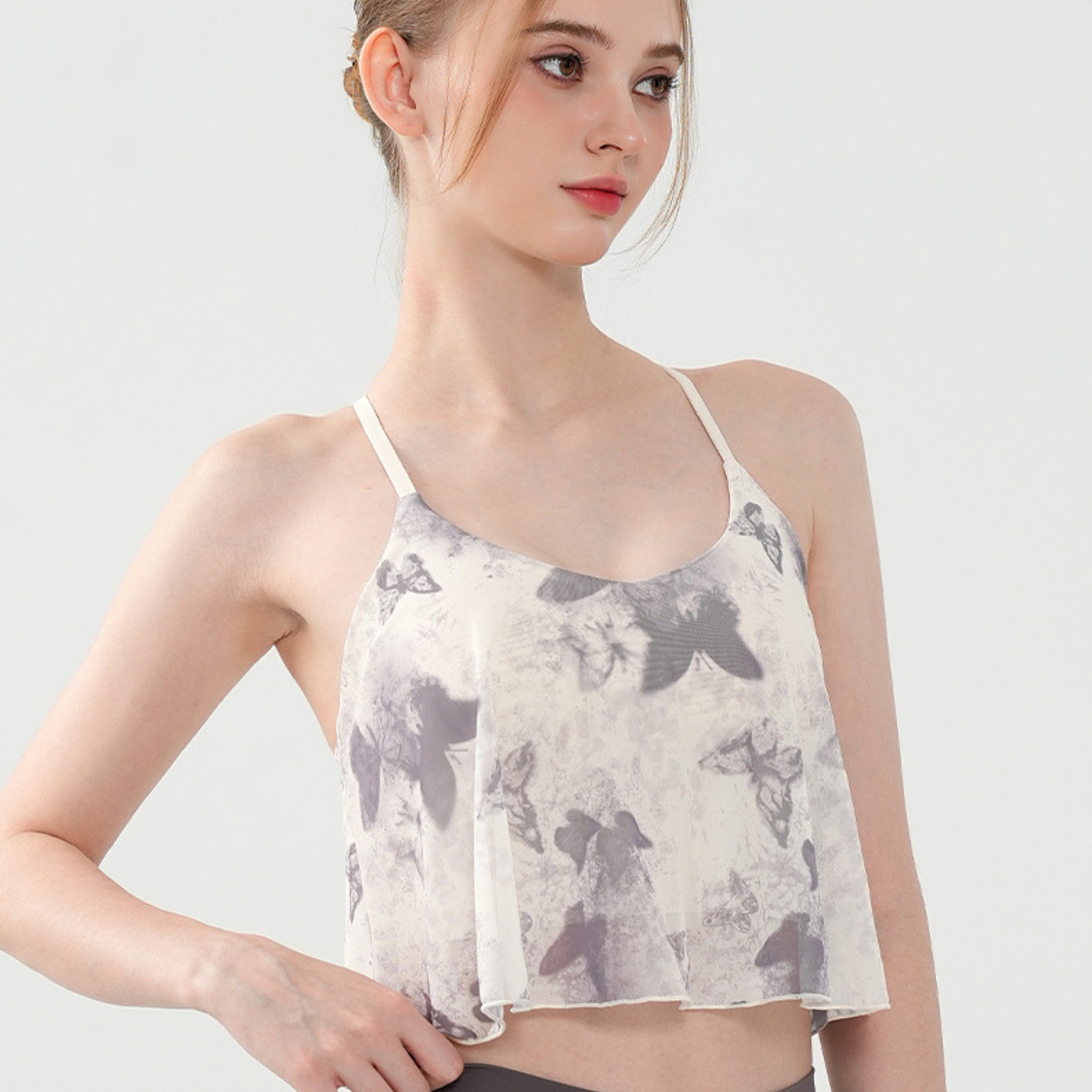 胸パッド付　クロスバック　フリルブラキャミソール