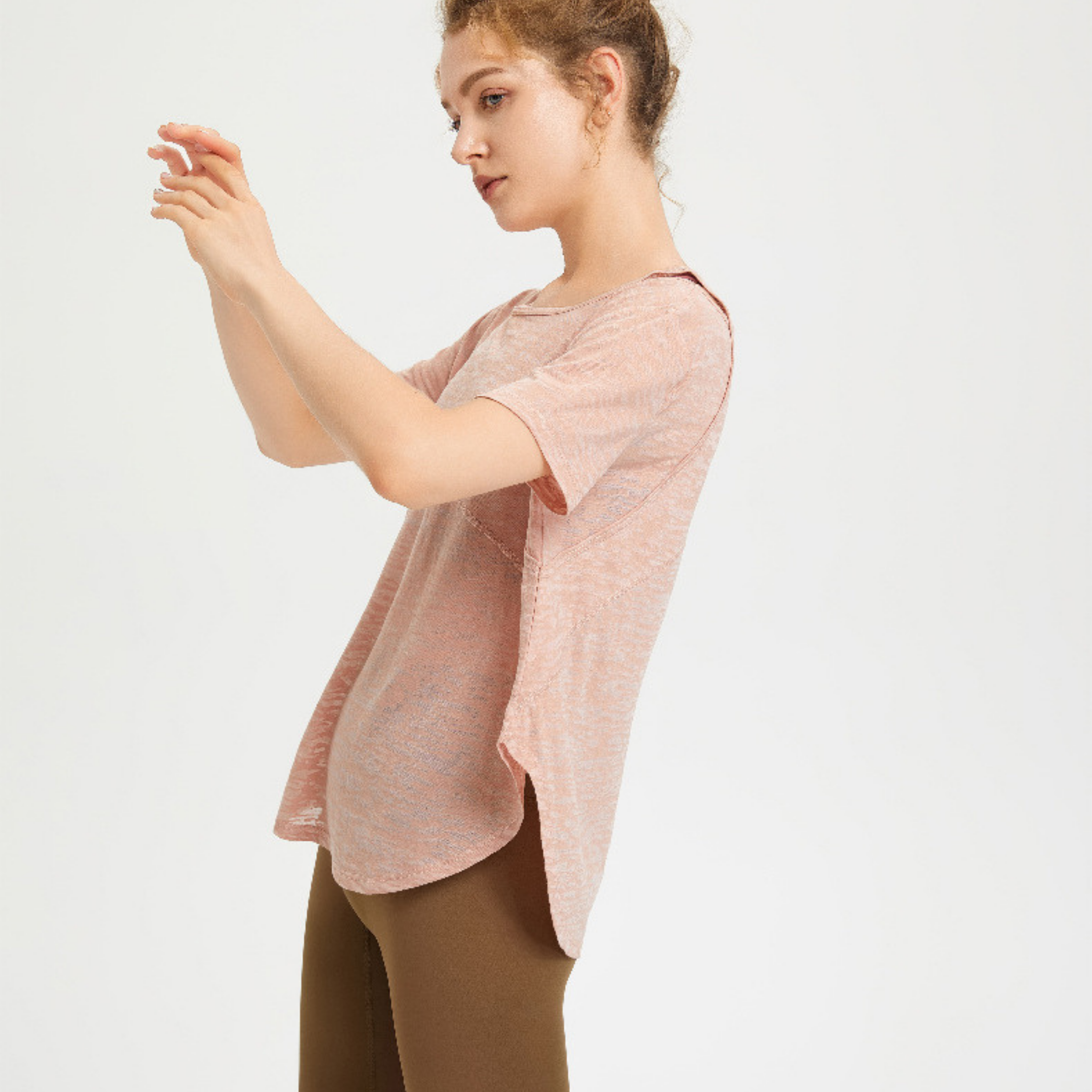 オフショルダー Tシャツ