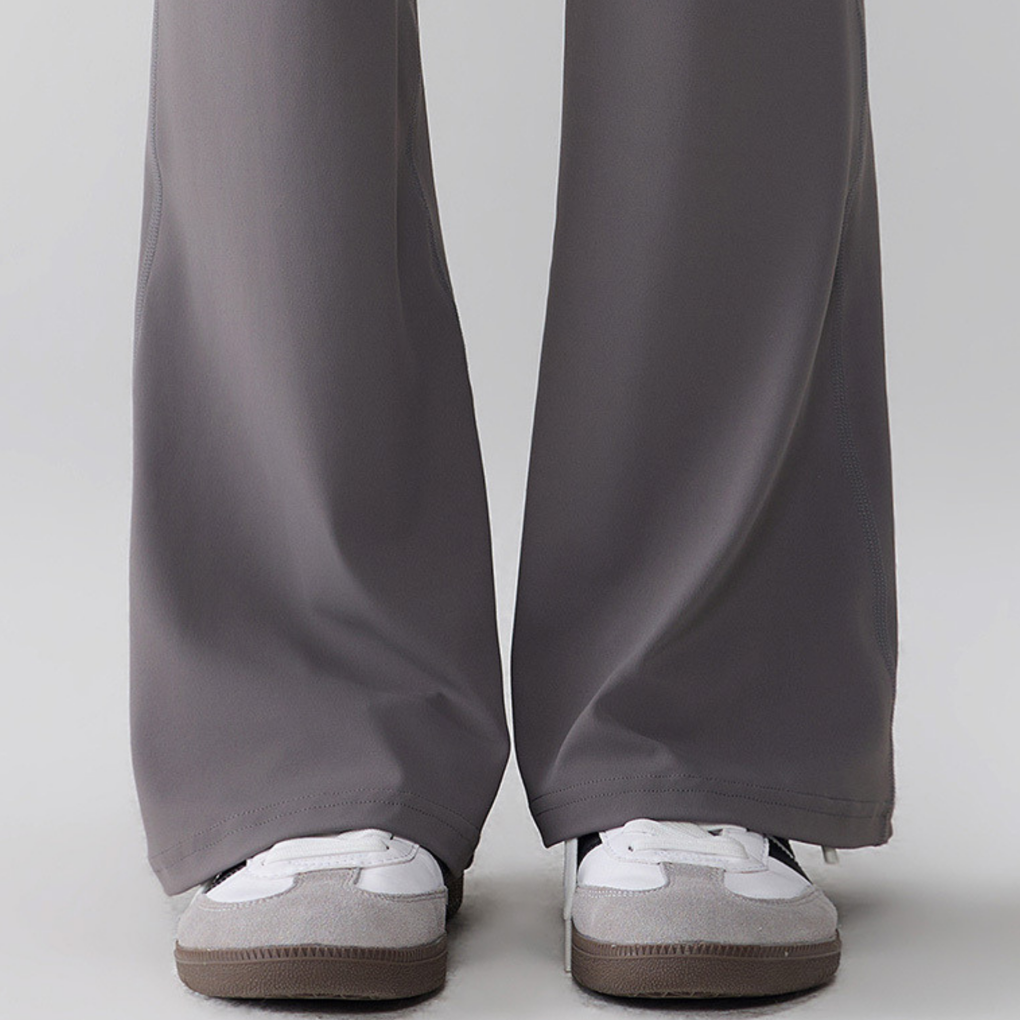 シンプル　セミフレアレギンス