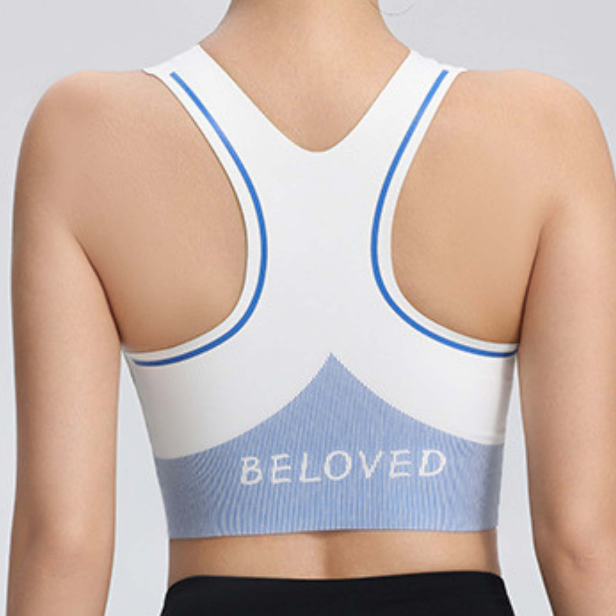 シームレス　ノーロード　スポーツブラ