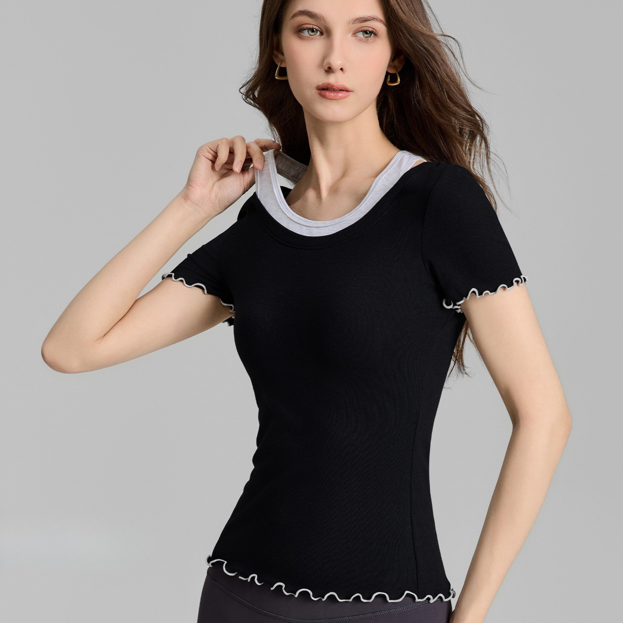 スリムフィット　ツーピース　フリル　半袖トップス