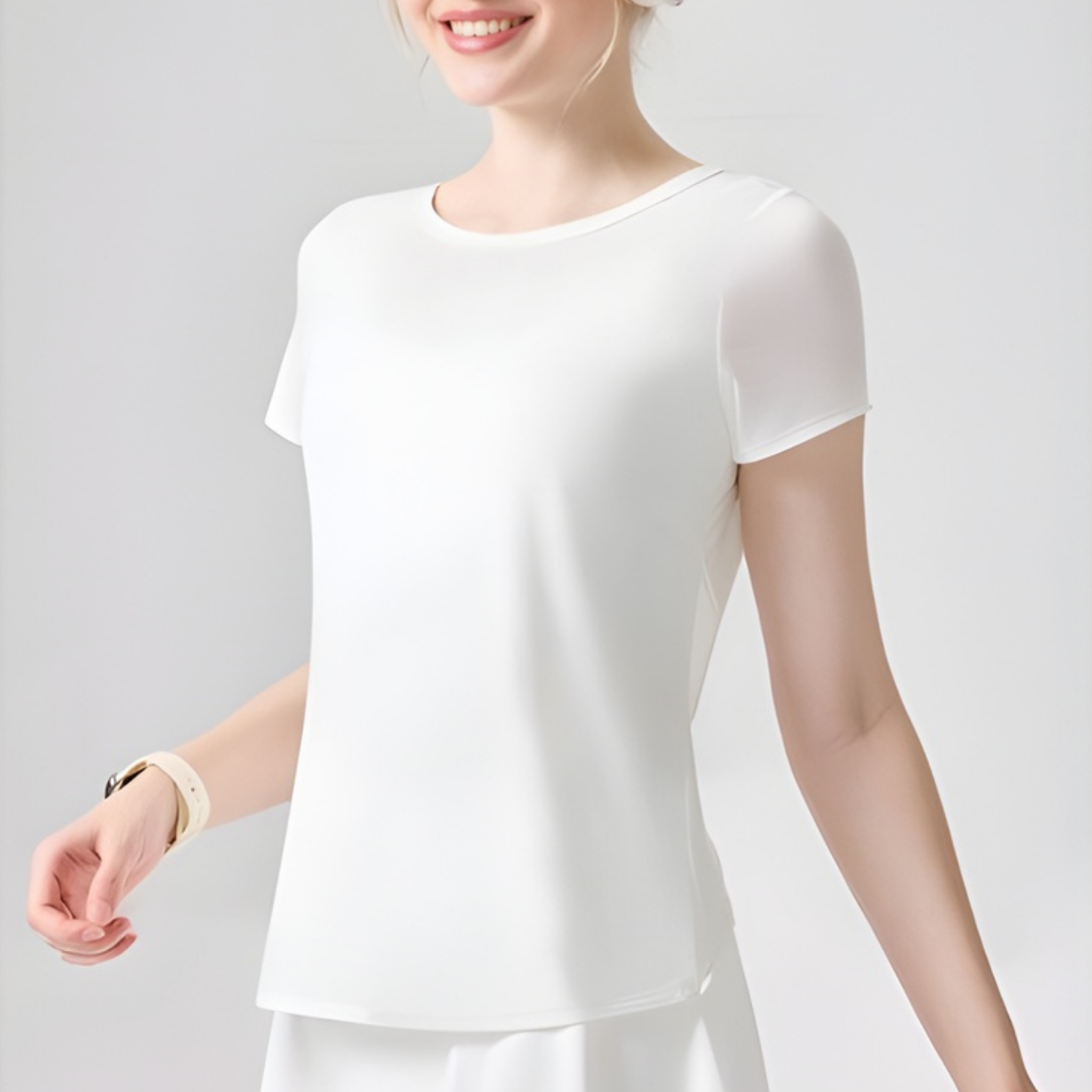 V字　オープンクロスバック　Tシャツ