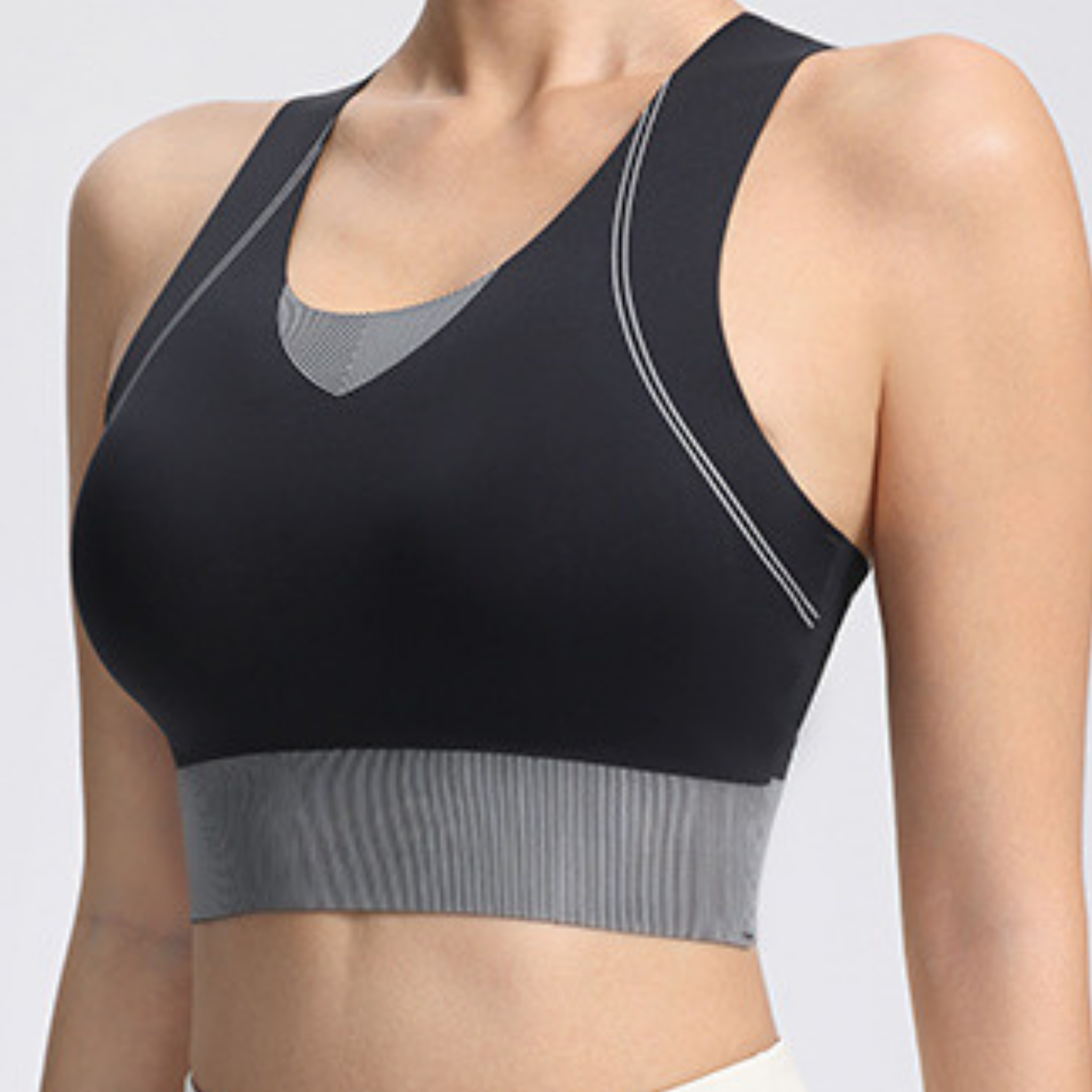シームレス　ノーロード　スポーツブラ