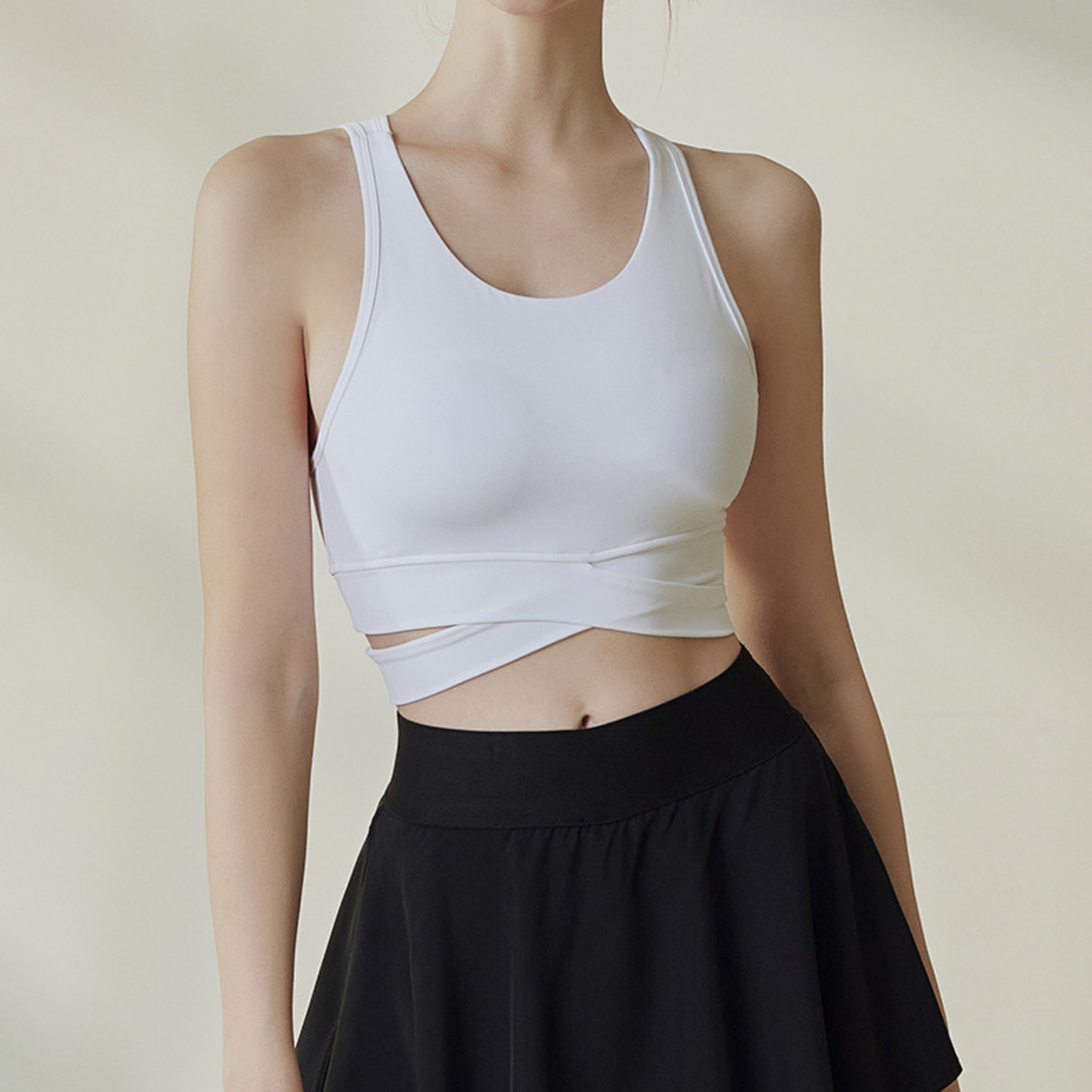 バックオープン　スポーツブラ