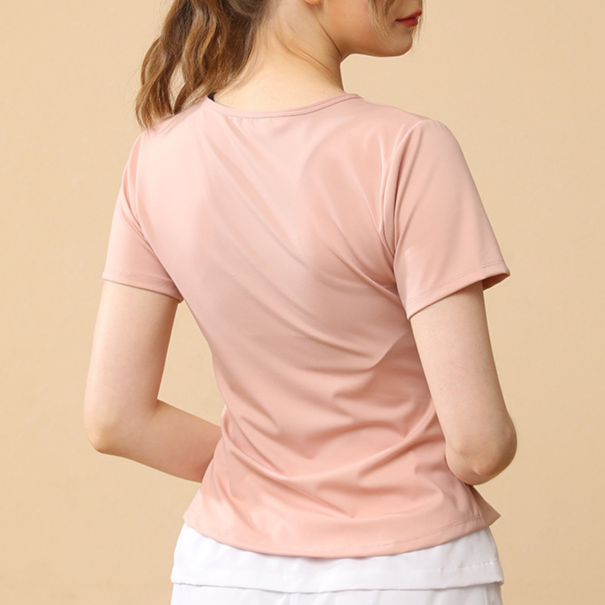 Vネック　スリムフィット　Tシャツ