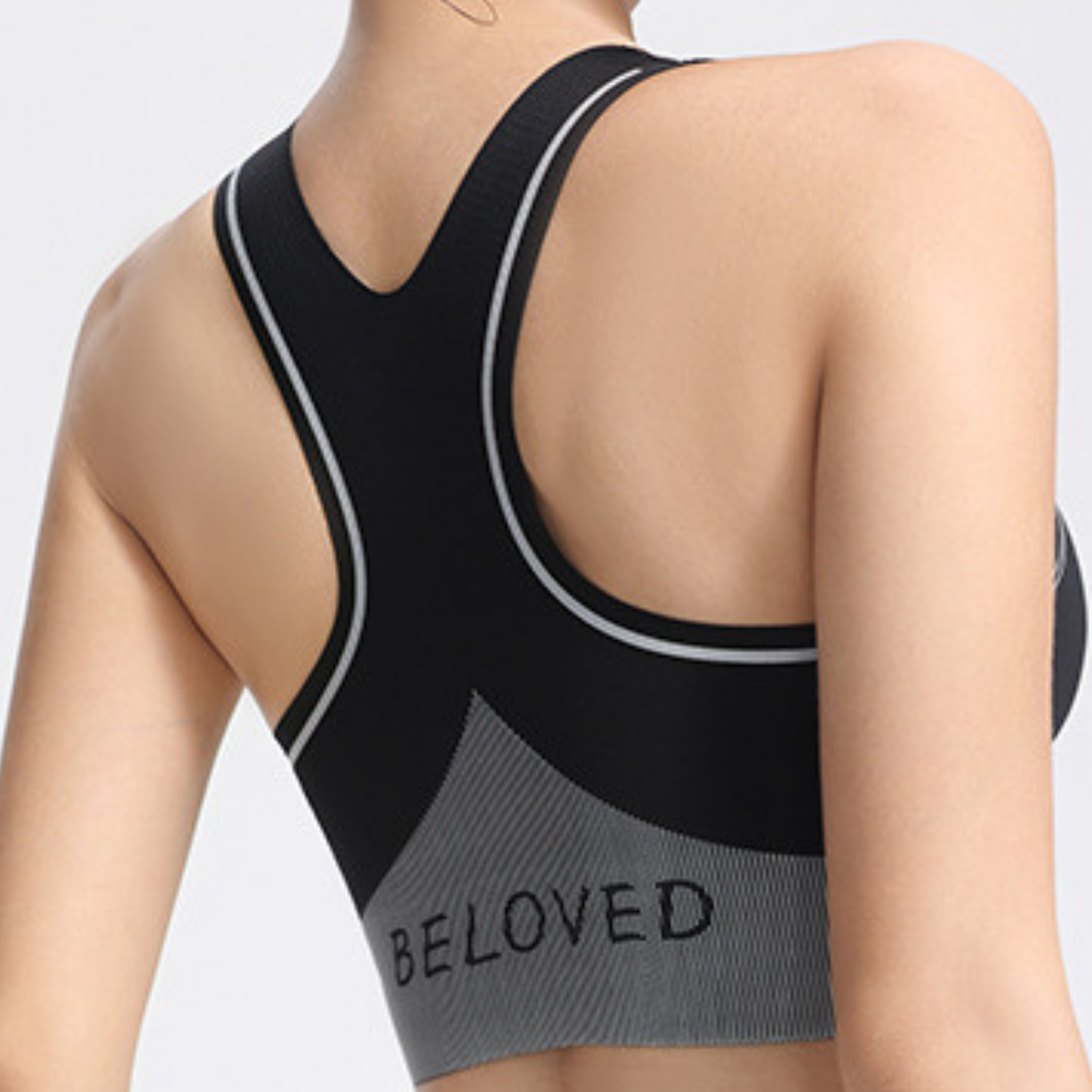 シームレス　ノーロード　スポーツブラ