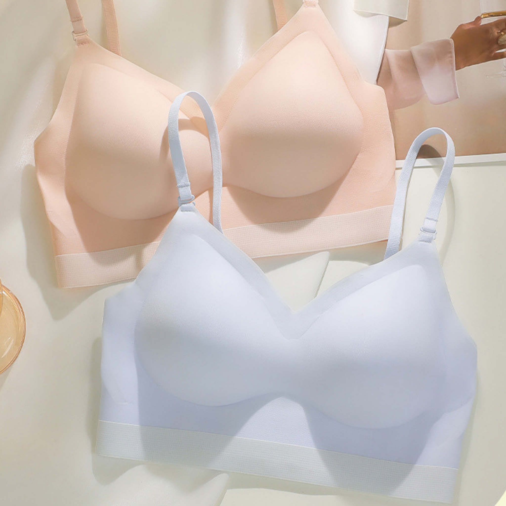 Uバック　シームレスブラ