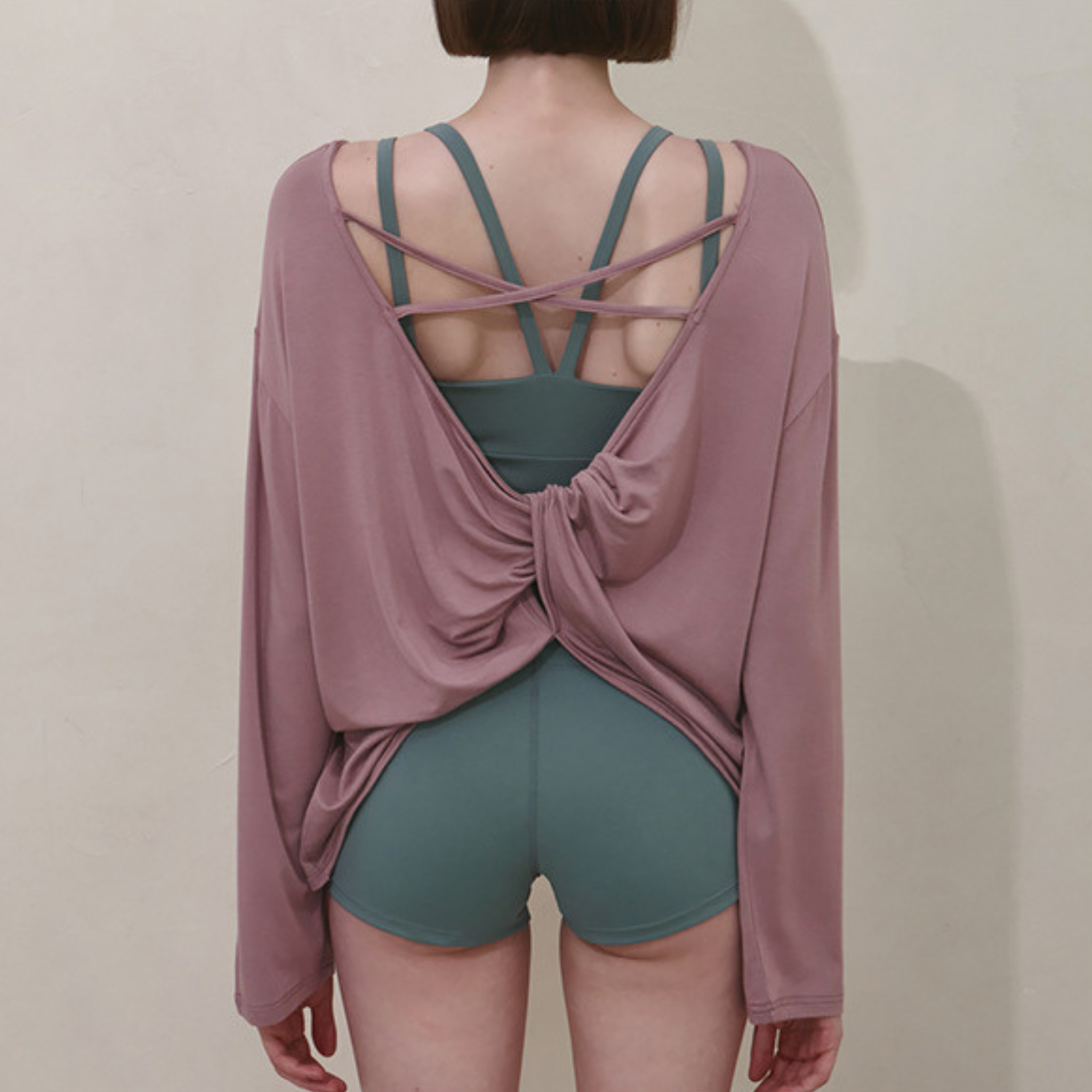 バックオープンクロス　トップス