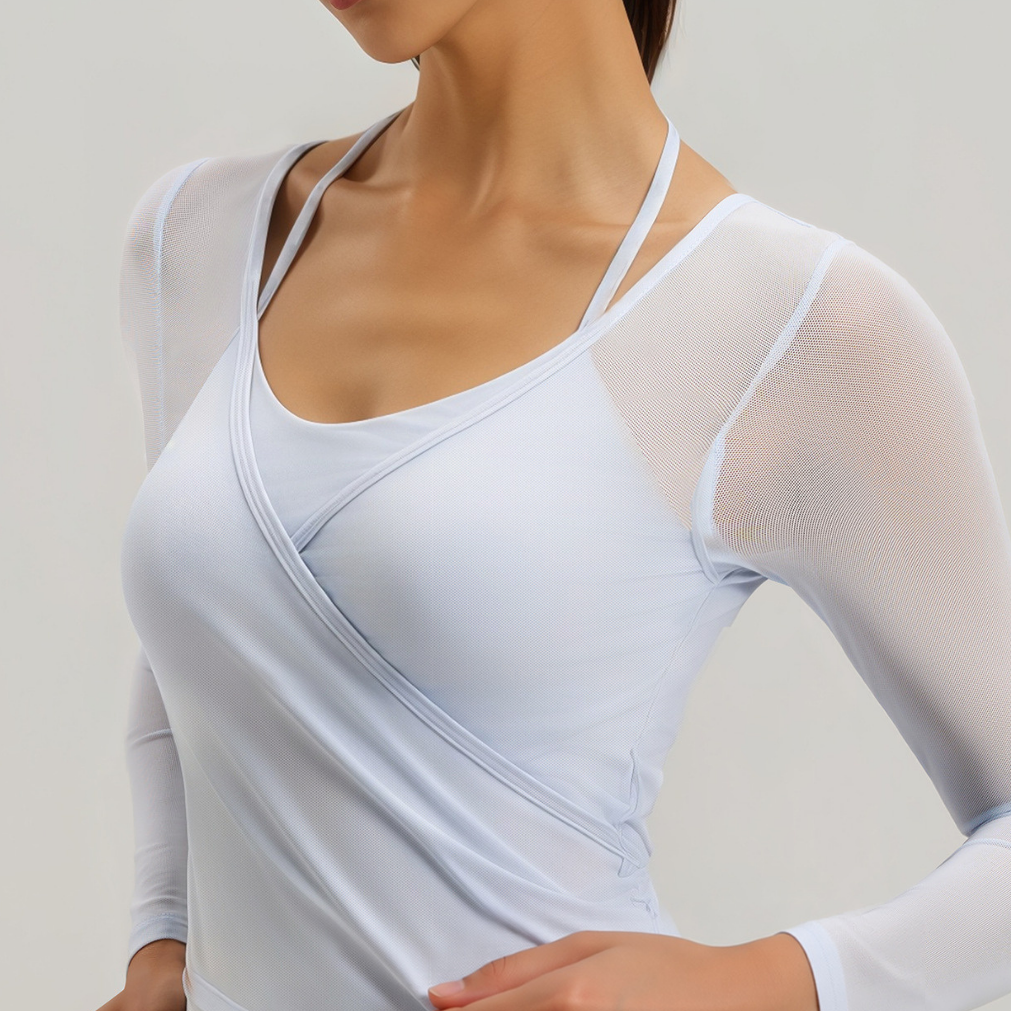 胸パッド付　フェイクツーピース　長袖ラップトップス