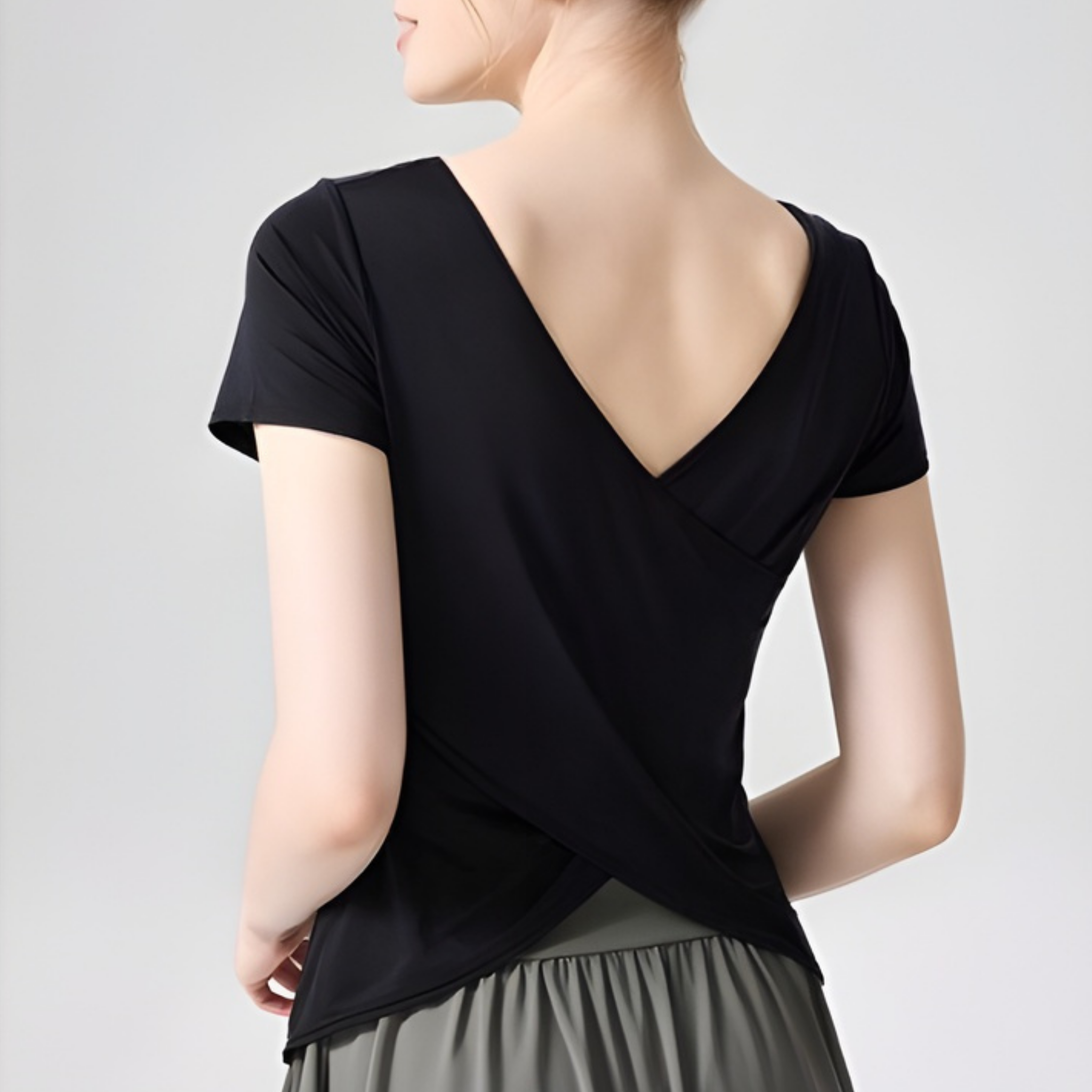 V字　オープンクロスバック　Tシャツ