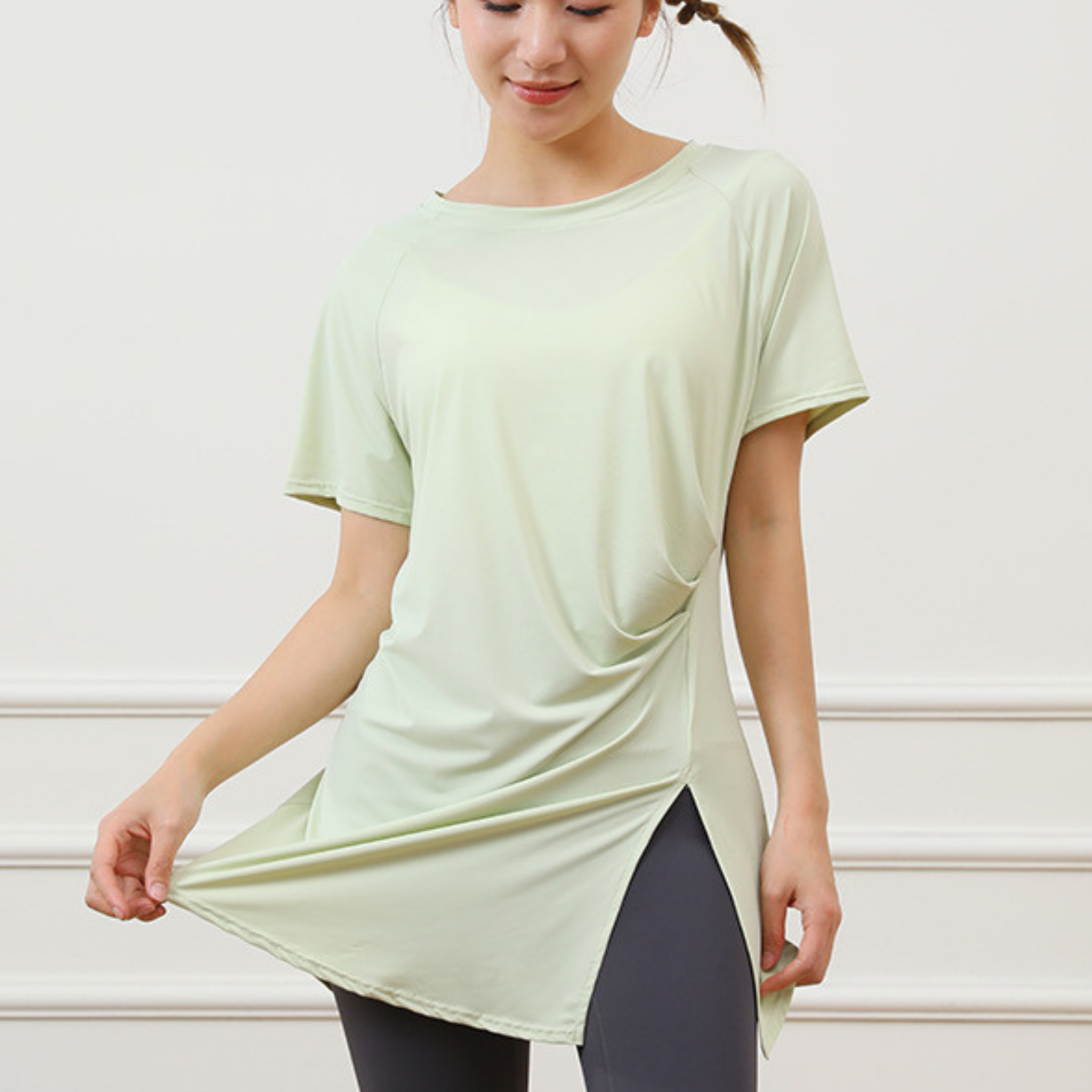 ヒップカバー　スリムフィット　半袖Tシャツ