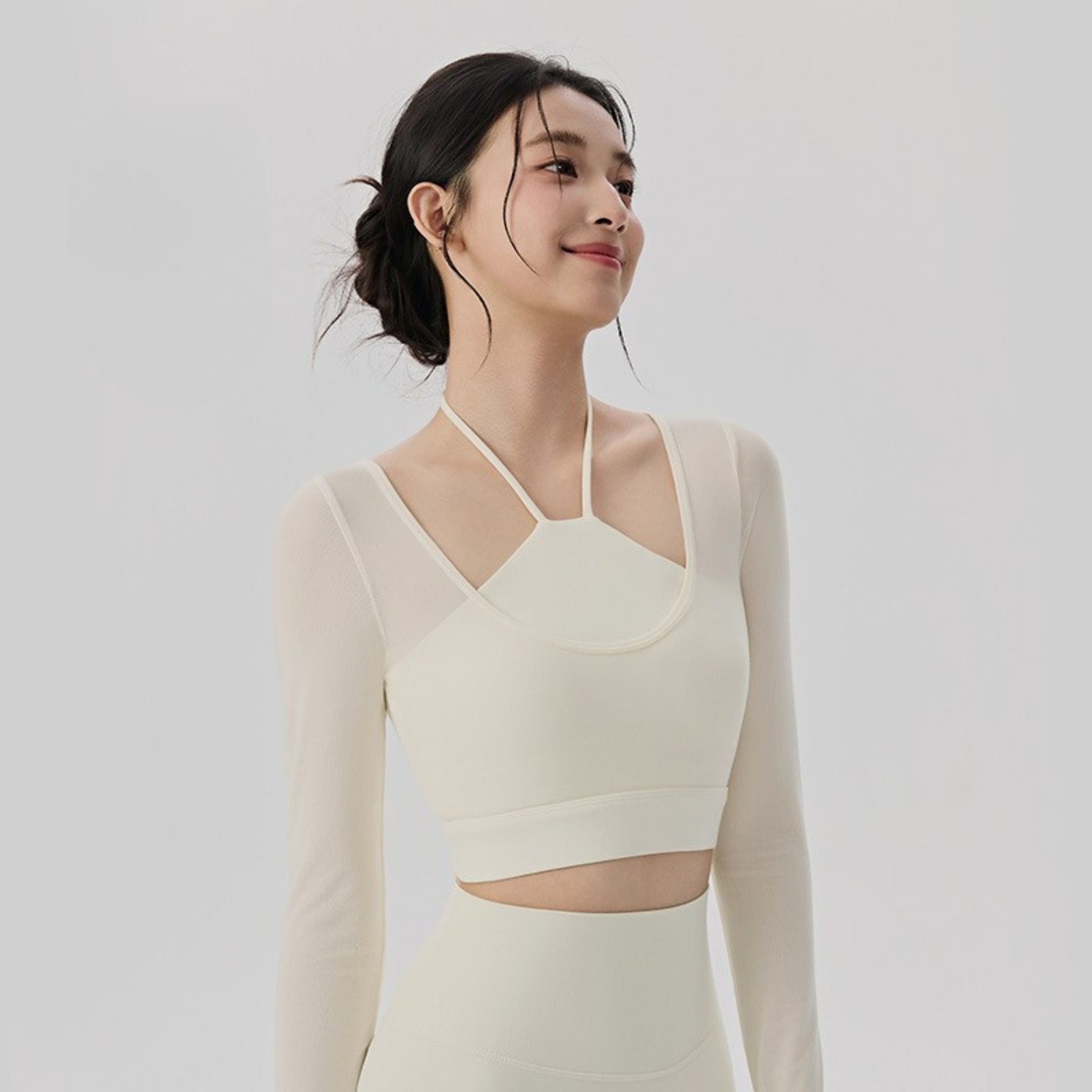 胸パッド付　フェイクツーピース　ホルターネック　長袖トップス